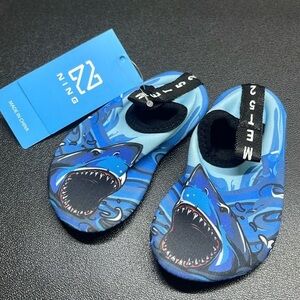 NWT Ning Shark Water Shoes Size 20/21M